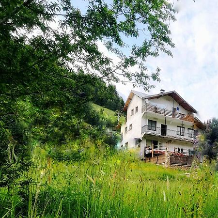 Kuma Lissa Guest House Kozhari ภายนอก รูปภาพ